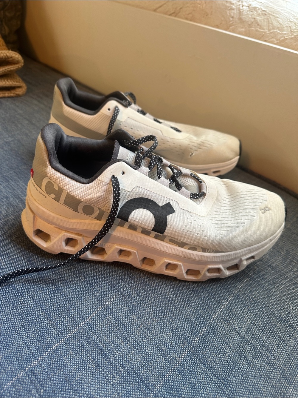 On Cloud cloudmonster women’s size 9